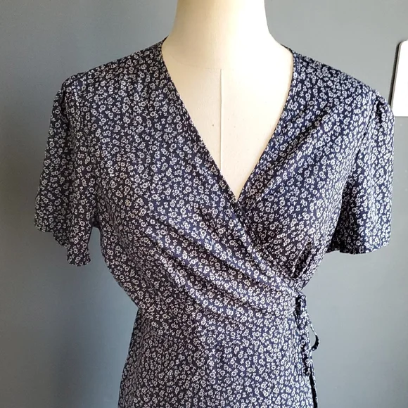 Pretty Garden Elegant Floral Wrap Maxi Dress - Picture 4 of 15